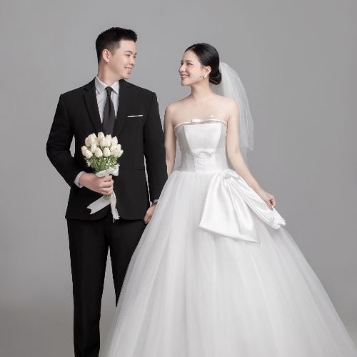 Chuyện tình của Khoa Khều và Khuê Khét