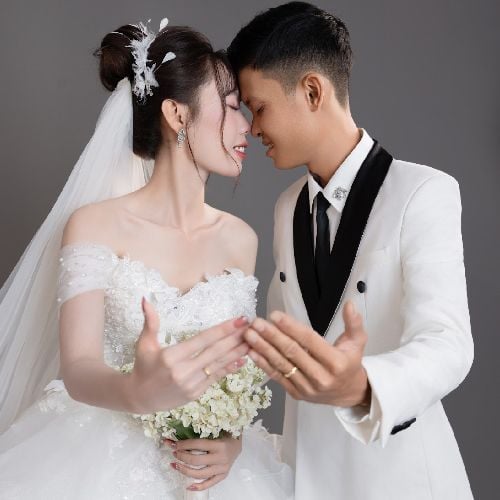 Chuyện tình của Cẩm Nhung và Quang Huy