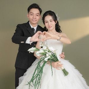 Chiếc thiệp sịn sò cô dâu gửi đến bạn, hãy xem hết nhé, LOVE!