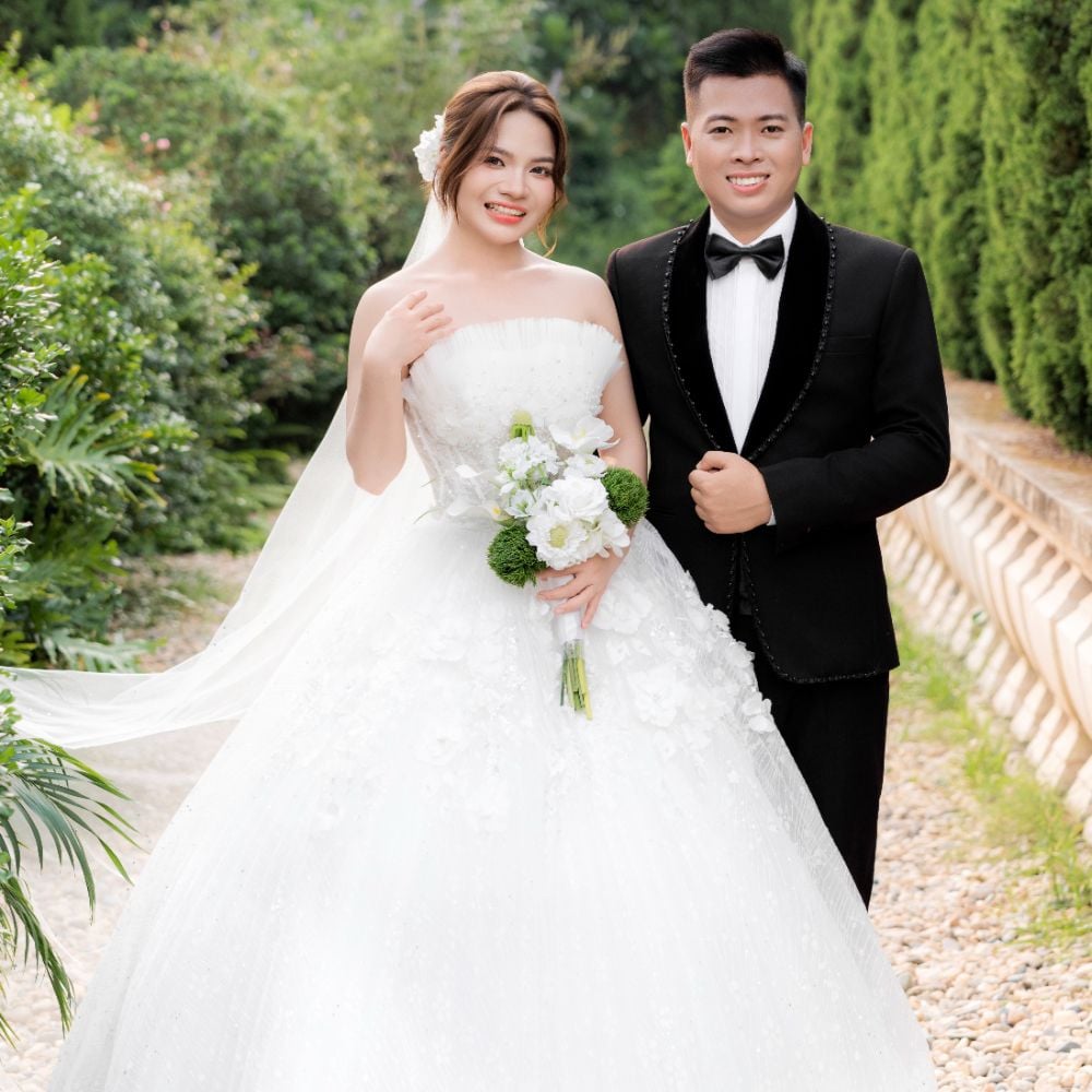 Thiệp cưới online của cặp đôi: Văn Hiếu & Thu Thúy