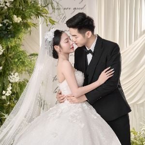 Hoàng Hữu & Thu Hà Wedding site!