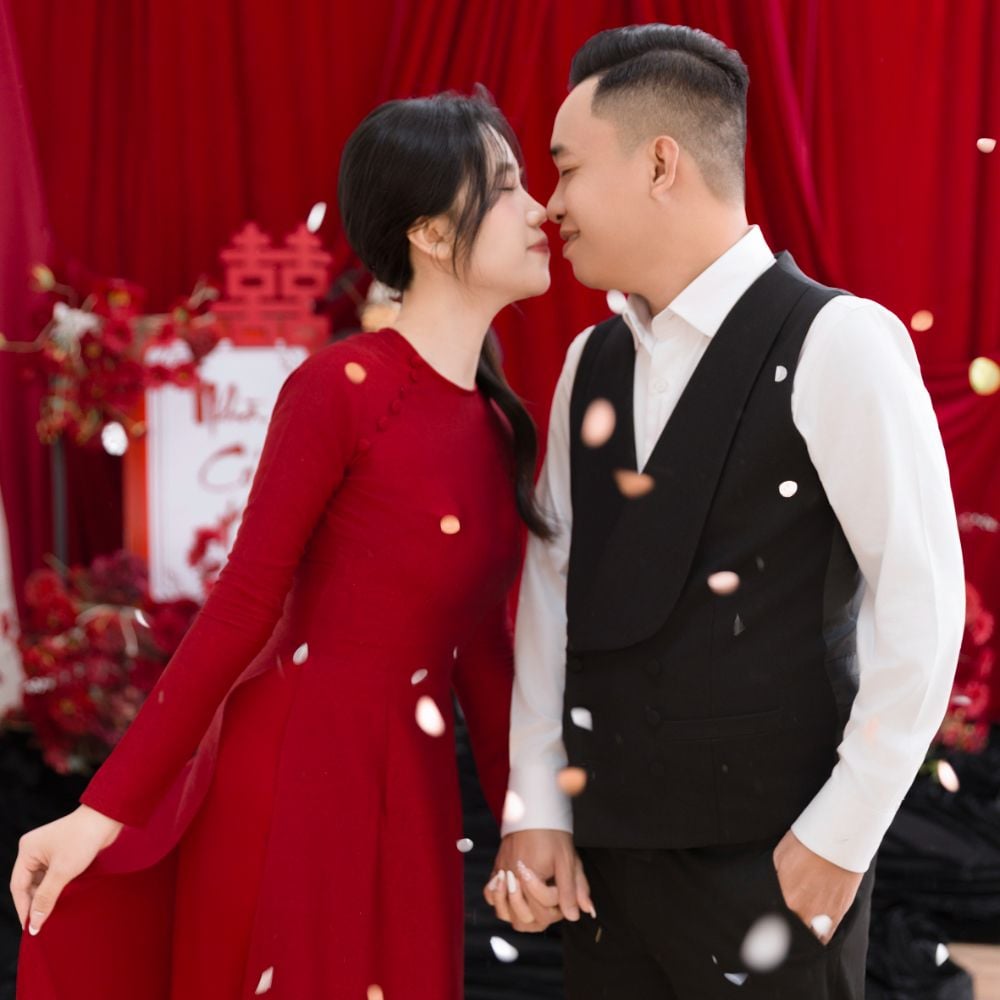 Tơ hồng se chữ duyên, trăng nguyệt chứng lòng thành