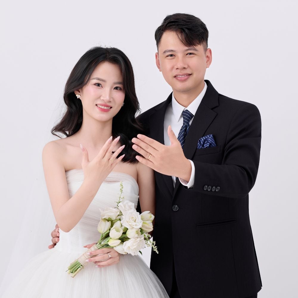 Thiệp cưới online của cặp đôi: Phạm Chung & Quỳnh Hương