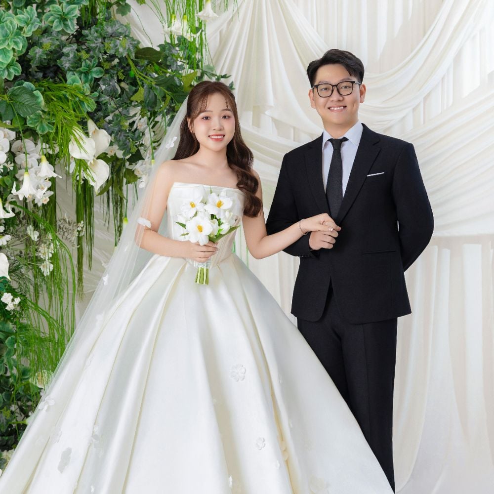 Thiệp cưới online của cặp đôi: Trung Hiếu & Linh Chi