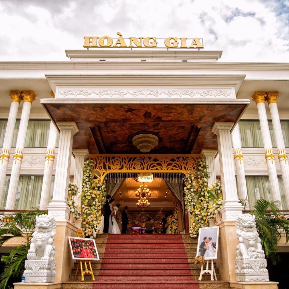 TIỆC CƯỚI NHÀ GÁI