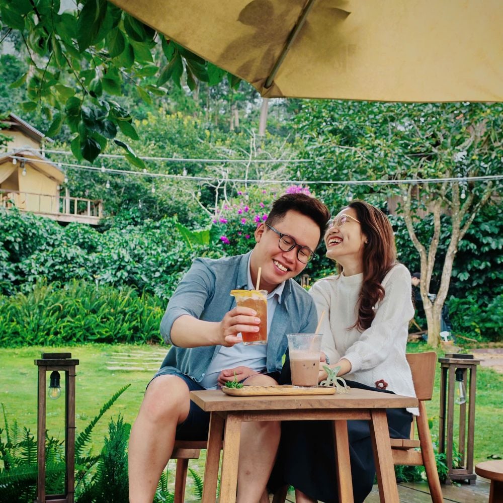 Ngày anh cùng ba mẹ đến nhà em