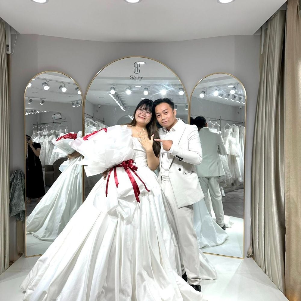 Lời cầu hôn bất ngờ